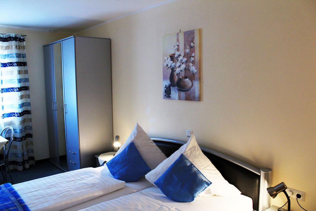 Land-Gut-Hotel Gasthof Waldschaenke Altfraunhofen Room photo