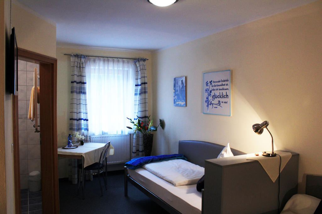 Land-Gut-Hotel Gasthof Waldschaenke Altfraunhofen Room photo