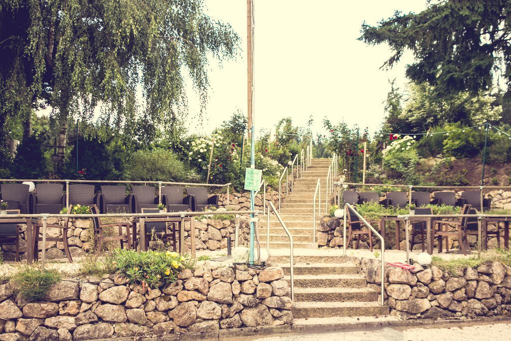 Land-Gut-Hotel Gasthof Waldschaenke Altfraunhofen Exterior photo